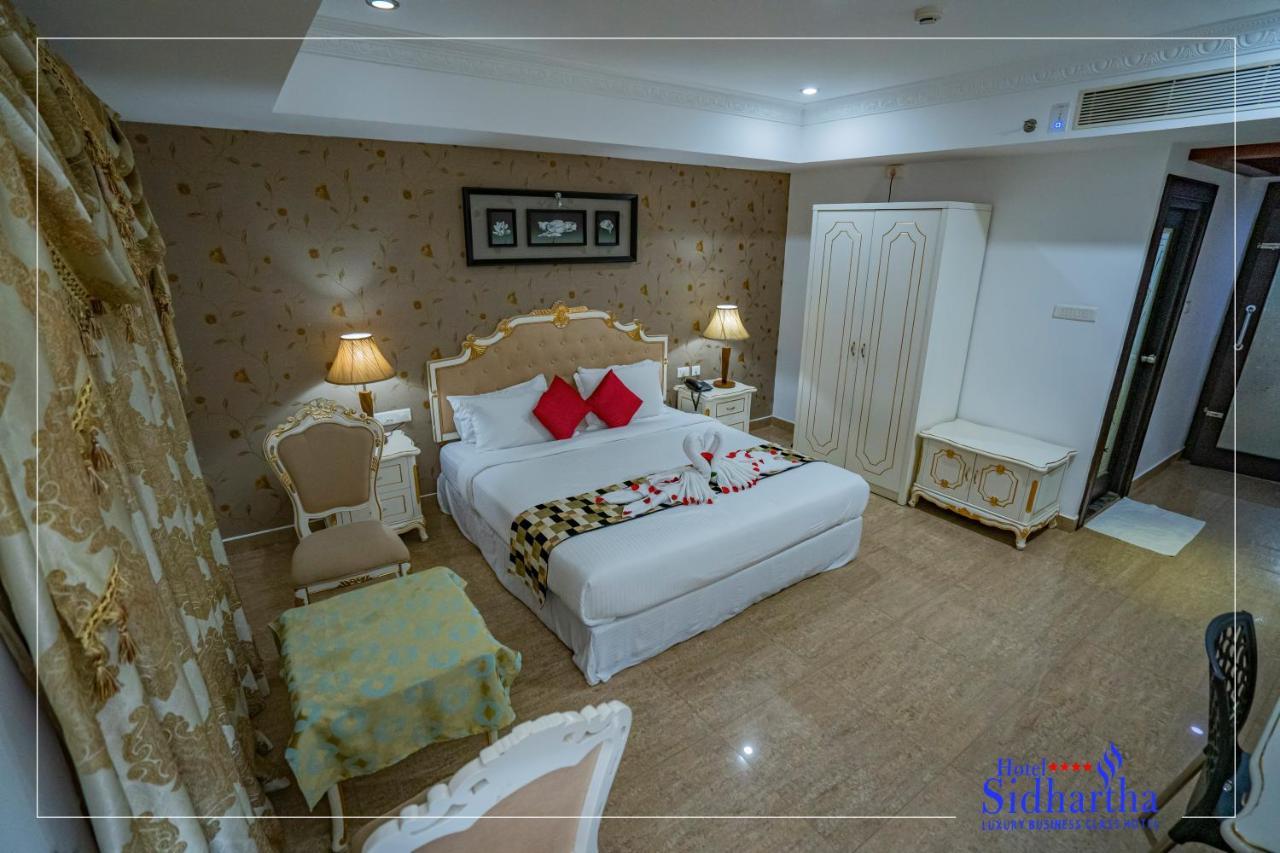 Hotel Sidhartha Chalakudy Kizhake Chalakudi Exterior photo