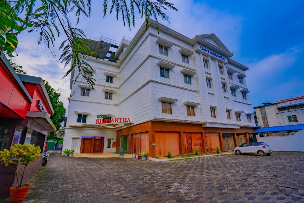 Hotel Sidhartha Chalakudy Kizhake Chalakudi Exterior photo