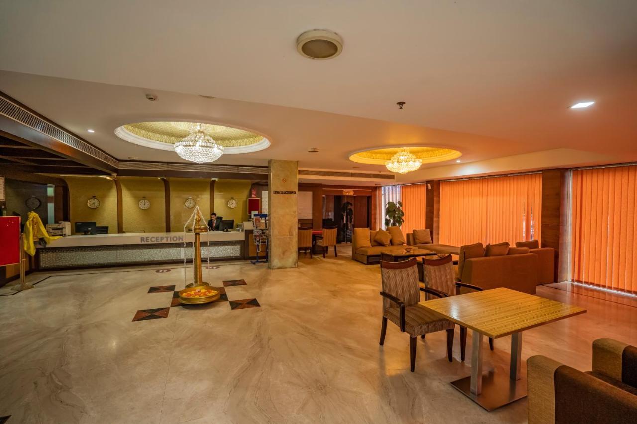 Hotel Sidhartha Chalakudy Kizhake Chalakudi Exterior photo